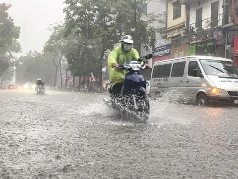 Chiều nay (11/5), miền Bắc mưa to, có nơi dưới 20 độ C