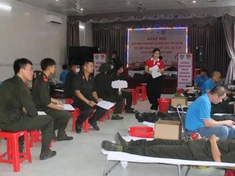 Hơn 200 CBCS Trung đoàn CSCĐ Đông Nam bộ hiến máu tình nguyện