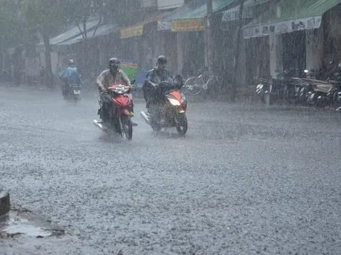 Dự báo thời tiết ngày 12/5: Không khí lạnh tràn về, Bắc Bộ tiếp tục mưa diện rộng