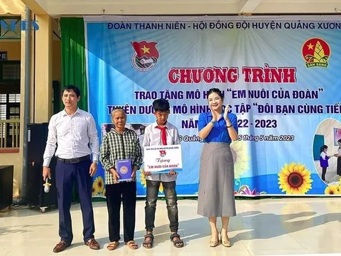 Trao tặng mô hình 'Em nuôi của Đoàn' cho học sinh có hoàn cảnh đặc biệt khó khăn ở Thanh Hóa