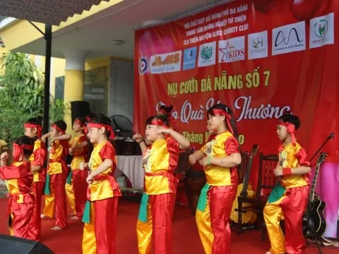 Đêm nhạc ấn tượng của các học viên khuyết tật tại Trung tâm Hướng nghiệp Từ thiện Chữ thập đỏ Đà Nẵng