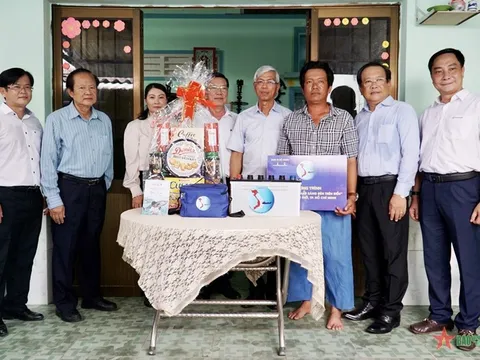 200 ngư dân được hỗ trợ từ chương trình “Cùng ngư dân thắp sáng đèn trên biển”