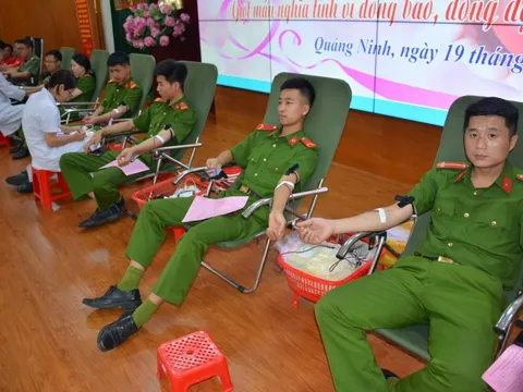 Hơn 200 CBCS Công an Quảng Ninh hiến máu tình nguyện