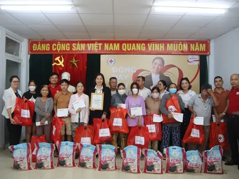 Đà Nẵng: Tổ chức Chương trình “Đong đầy yêu thương - Đồng hành vượt khó"