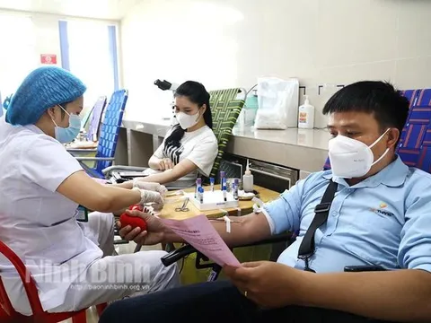 Nình Bình: Tiếp nhận hơn 200 đơn vị máu tại Chương trình hiến máu khẩn cấp 'Chung tay giữ nhịp đập trái tim người bệnh'