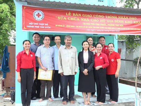 Hội Chữ thập đỏ Thành phố Tân Uyên (Bình Dương) tổ chức bàn giao nhà sữa chữa cho hộ khó khăn