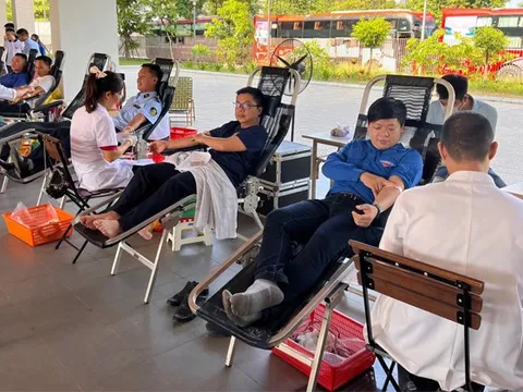 Gần 300 đoàn viên Khối Cơ quan và Doanh nghiệp tham gia hiến máu tình nguyện