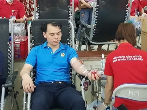 Tiếp nhận 303 đơn vị máu an toàn do đoàn viên, người lao động hiến tặng