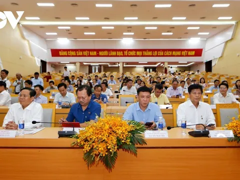 15.000 lá cờ được trao cho cán bộ, chiến sĩ và nhân dân vùng biên Bình Phước