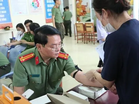 Đoàn Thanh niên Công an Nghệ An hiến gần 100 đơn vị máu cứu bệnh nhân