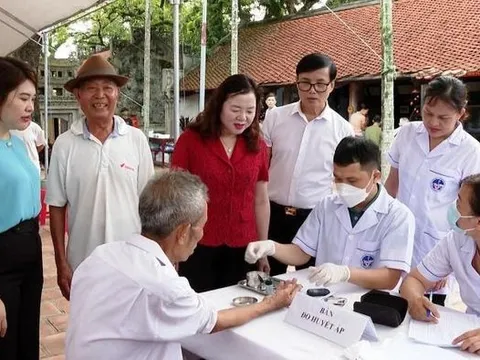 Gần 10 nghìn người dân Ninh Bình được khám bệnh, cấp thuốc miễn phí