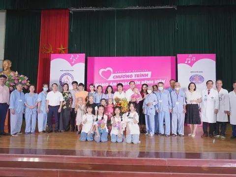 Chương trình thiện nguyện 'Mang âm nhạc đến bệnh viện' tiếp thêm sức mạnh cho người bệnh ung thư