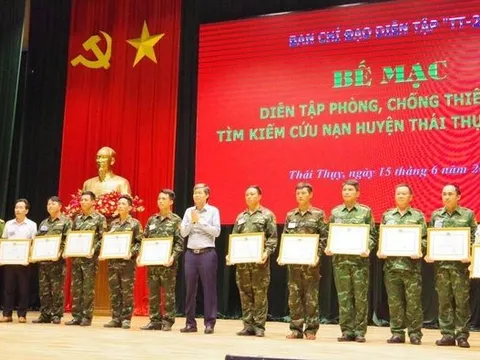 Cán bộ, chiến sĩ BĐBP Thái Bình tham gia diễn tập phòng chống thiên tai, tìm kiếm cứu nạn