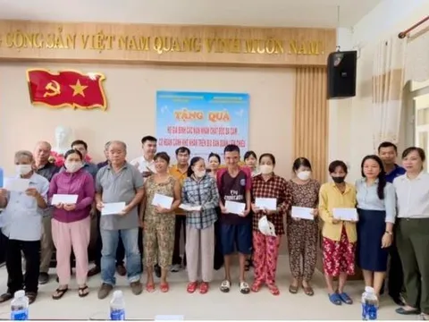 Trao 27 suất quà cho nạn nhân chất độc da cam có hoàn cảnh khó khăn