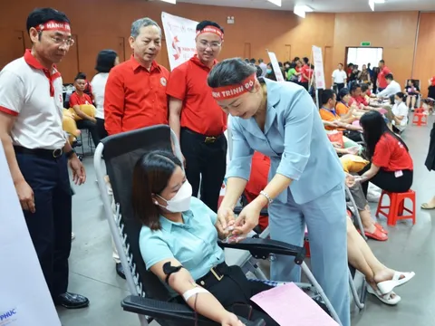 Quảng Ninh: Giọt hồng Hạ Long – Kết nối dòng máu Việt
