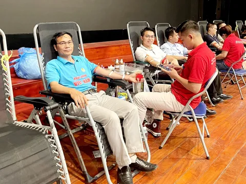 Vận động cán bộ, đoàn viên, người lao động tham gia hiến máu tình nguyện