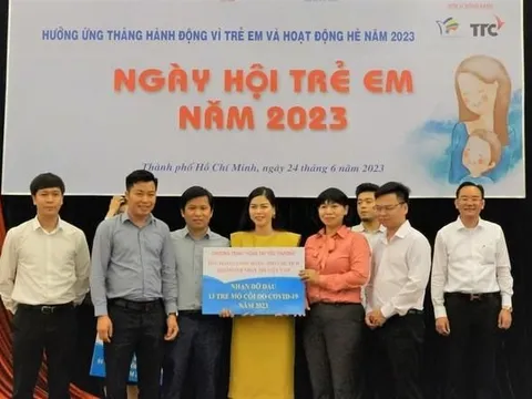 Thêm 65 trẻ mồ côi do dịch Covid-19 của TPHCM có 'Mẹ đỡ đầu'