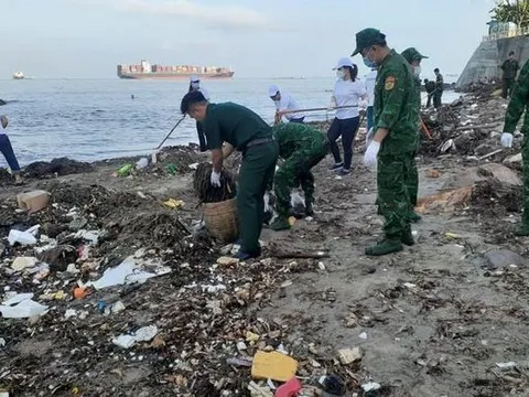 Bà Rịa-Vũng Tàu: Hơn 900 tình nguyện viên dọn rác, làm sạch biển