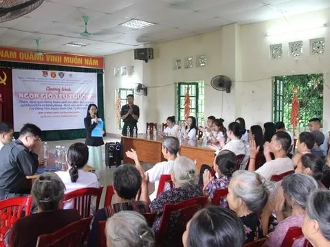 Tuổi trẻ Công an Thủ đô mang yêu thương tới các bệnh nhân phong