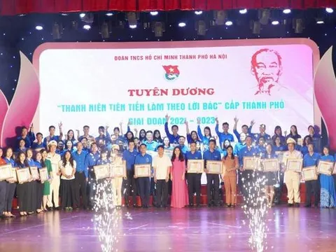 Hà Nội tuyên dương 69 'Thanh niên tiên tiến làm theo lời Bác'