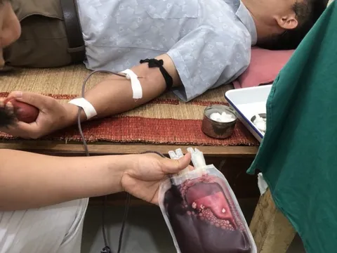 Trung tá Công an hiến máu cứu sống bệnh nhân bị thương nặng