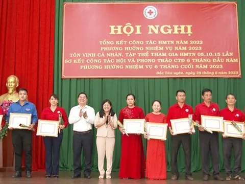 Bình Dương: Tuyên dương nhiều tập thể, cá nhân có thành tích hiến máu tình nguyện