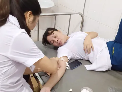 Bắc Giang: Khen thưởng nhân viên y tế huyện Lục Nam kịp thời hiến máu cứu người bệnh