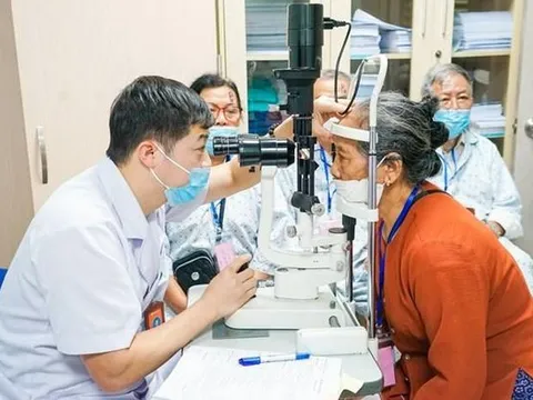Gần 1 triệu người cao tuổi được khám mắt và cấp thuốc miễn phí