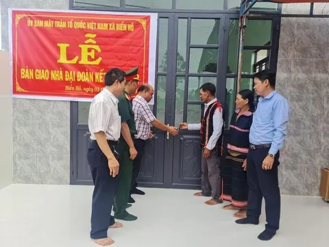 Pleiku trao nhà 'Đại đoàn kết' cho hộ nghèo