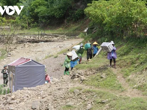 Diễn tập ứng phó bão, lũ và tìm kiếm cứu nạn trên sông Đà