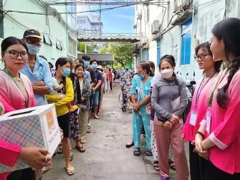 Độc đáo phiên 'Chợ lá' thiện nguyện tại Bệnh viện thành phố Thủ Đức