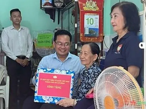 Thành phố Hồ Chí Minh: Bàn giao hai công trình sửa chữa nhà tình thương