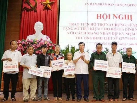 Quốc Oai (Hà Nội) tặng 21 sổ tiết kiệm và kinh phí sửa chữa 10 nhà ở cho người có công