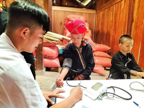 Lào Cai: Khám, phát thuốc miễn phí cho người dân có hoàn cảnh khó khăn tại Thẳm Dương