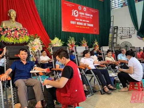 Thanh Hóa: Tặng Bằng khen cho các tập thể, cá nhân và gia đình có thành tích xuất sắc trong công tác hiến máu tình nguyện