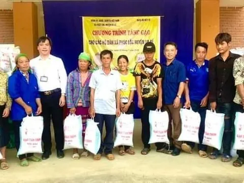 Bắc Kạn: Trao 02 tấn gạo hỗ trợ các hộ đặc biệt khó khăn tại xã Phúc Lộc
