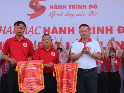Chương trình Hành trình đỏ lần thứ XI và Ngày hội hiến máu tình nguyện 'Kết nối dòng máu Việt' năm 2023 tại Quảng Trị