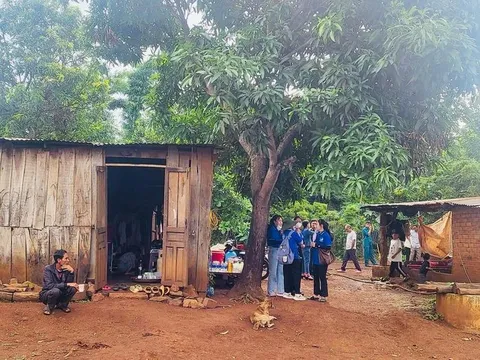 Đắk Lắk: Khởi công xây dựng nhà 'đoàn kết quân - dân' cho hộ nghèo ở Buôn Đôn