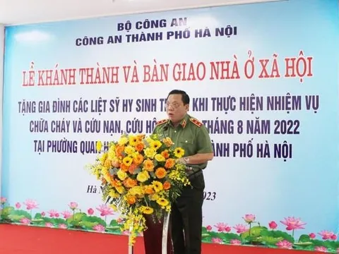 Trao nhà tình nghĩa tặng thân nhân 3 liệt sỹ Công an nhân dân
