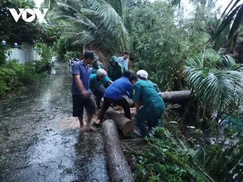 Gần 600 cán bộ, chiến sĩ tích cực hỗ trợ nhân dân khắc phục hậu quả thiên tai