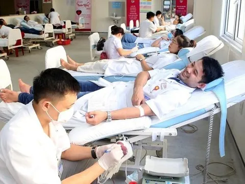 Thắp lửa nhiệt huyết, cống hiến sức trẻ trong chăm sóc sức khỏe nhân dân