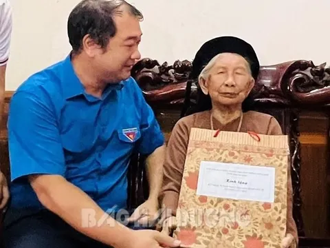Hải Dương: Tặng quà, khám bệnh miễn phí cho người có công