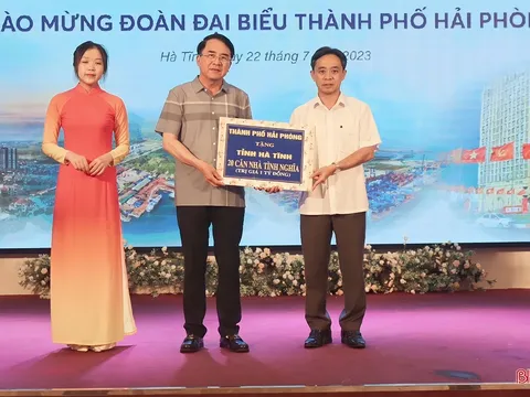 Hải Phòng trao tặng Quảng Trị và Hà Tĩnh 40 nhà tình nghĩa