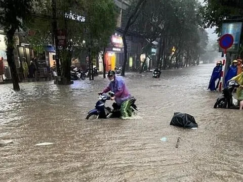 Bão Doksuri có thể mạnh tới cấp 16, miền Bắc mưa lớn sau nắng nóng