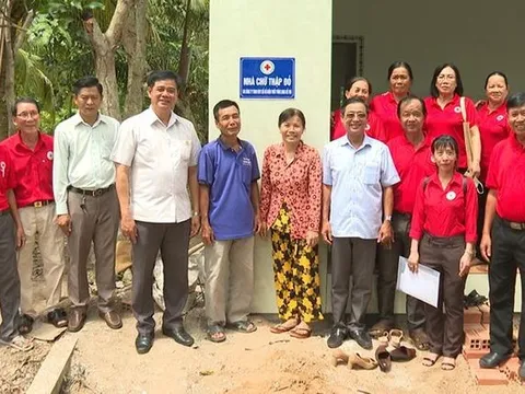 Đồng Tháp: Bàn giao 10 căn nhà chữ thập đỏ