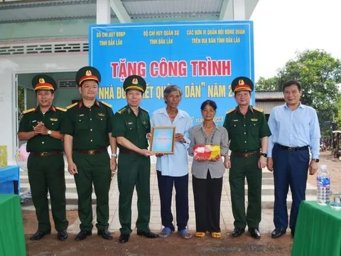Đắk Lắk: Khánh thành, bàn giao 'Nhà đoàn kết quân dân' cho hộ nghèo trên khu vực biên giới