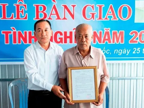An Giang: Trao tặng 2 căn nhà Tình nghĩa cho gia đình chính sách ở TP. Châu Đốc