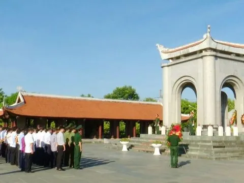 Hà Nội: Huyện Đan Phượng tặng hơn 7.600 suất quà cho các gia đình chính sách