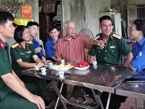 'Bữa cơm tri ân' sâu nặng nghĩa tình