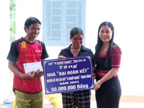 Gia Lai: Bàn giao nhà Đại đoàn kết cho hộ nghèo